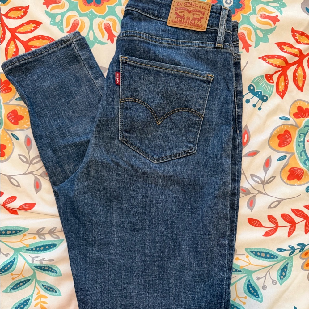 Women’s Levi’s 721 High Rise Skinny Dark Blue Denim Pants